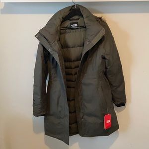 NWT never worn. The North Face Arctic Parka II